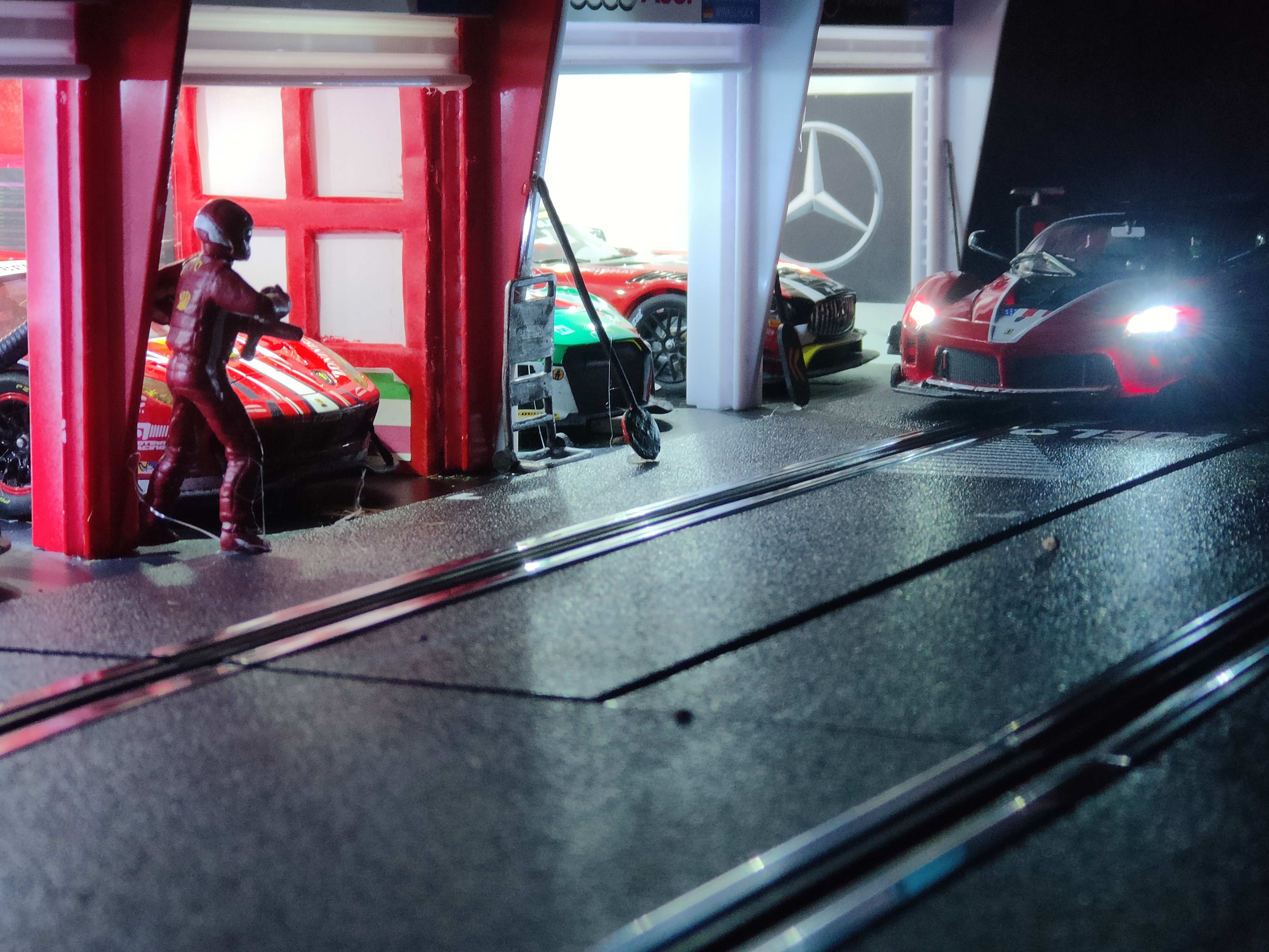 SLOT CAR CIRCUIT